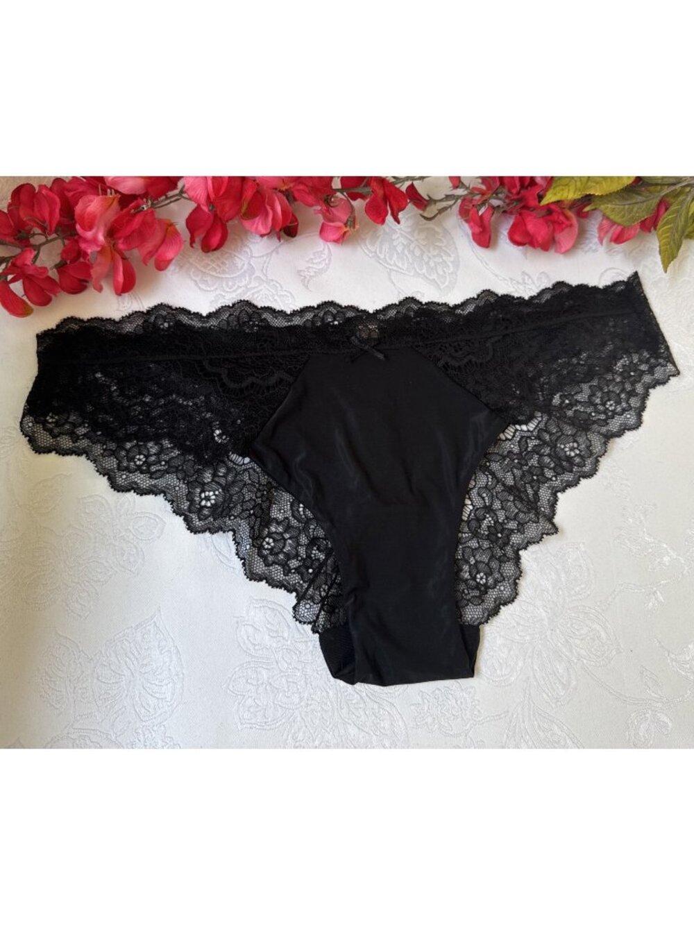 VICTORIA'S SECRET M BLACK SILKY DREAM ANGELS LACE CHEEKINI TANGA PANTIES NWT